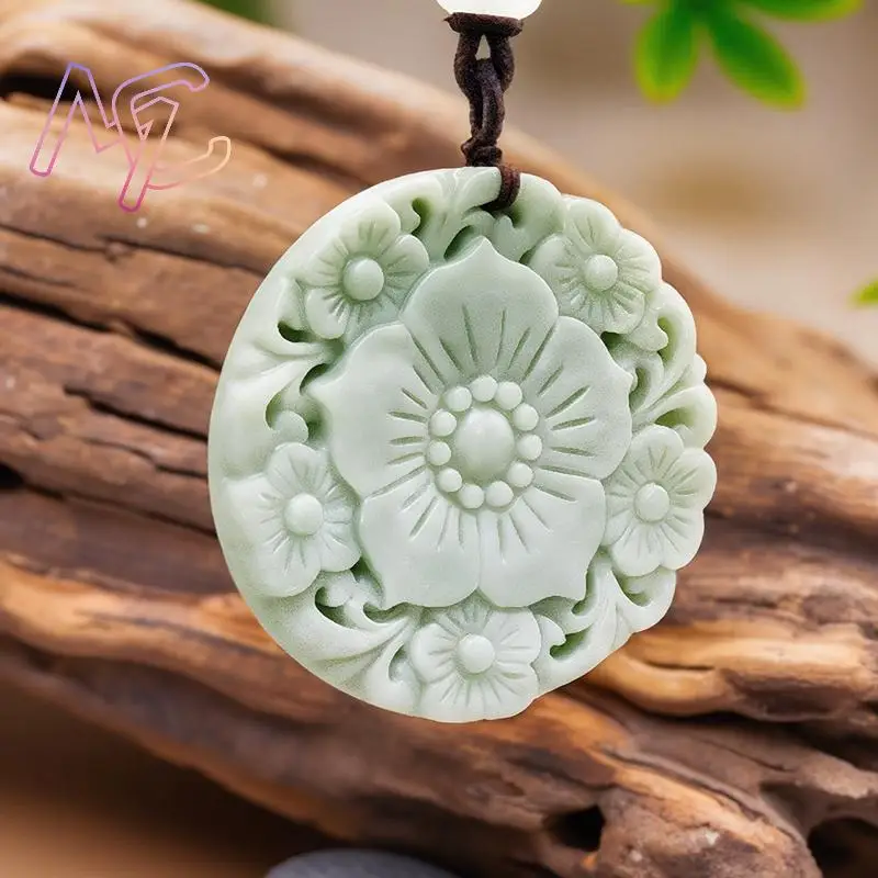 Green Real Jade Flower Pendant Necklace Talismans Carved Amulet Luxury Stone Natural Jewelry Vintage Designer Charm Gemstones