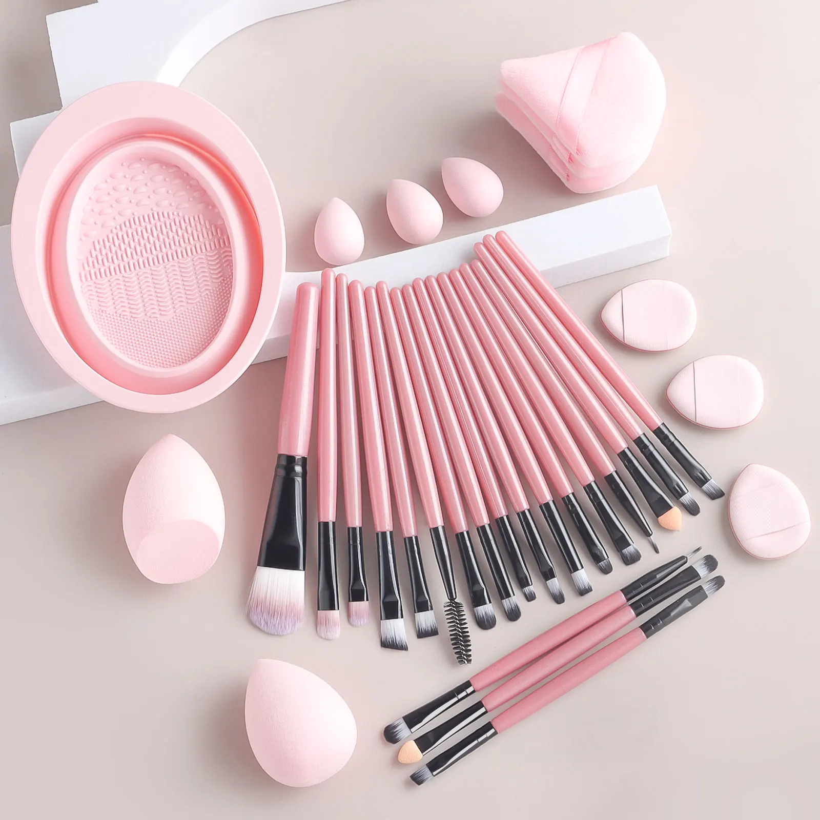 32Pcs Cosmetic Set Including 20Pcs Face Eye Makeup Brushes, Sponges & Cleaning Bowl, Makeup Tools for Beginners