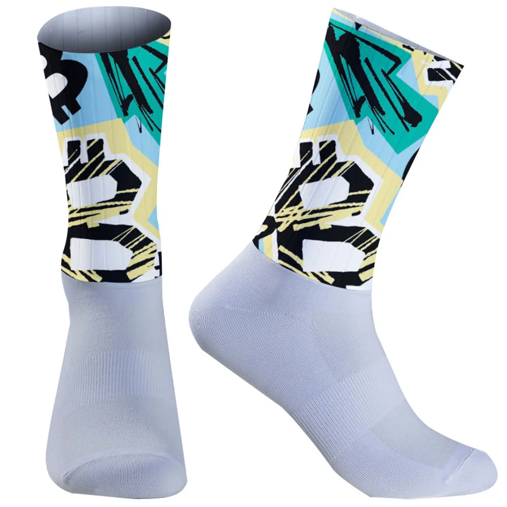 

2025 New Wide last design cycling socks, with loose and comfortable feet that do not squeeze the foot size