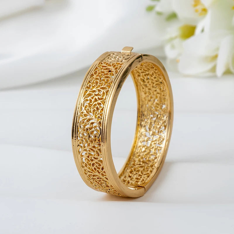 Elegant Hollow Carved Bangle Bracelets, Golden/Rose/Silver Plated,Vintage Filigree Design,Fashion Jewelry For Daily Wear,Gifts
