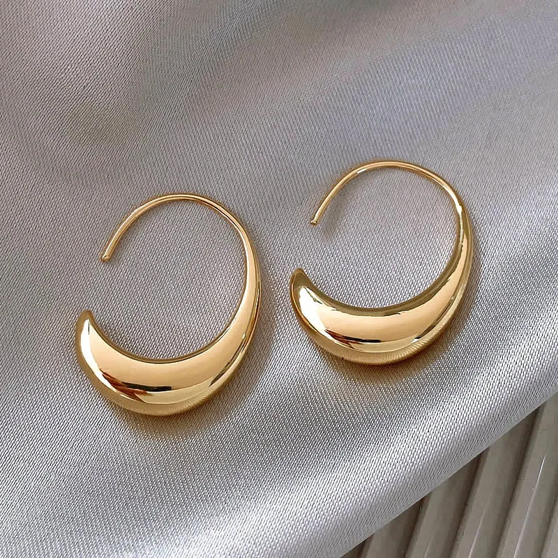 Pendientes de Metal en forma de C para mujer, aretes elegantes y exquisitos de diseño único, joyería Premium para fiesta, venta al por mayor, nueva