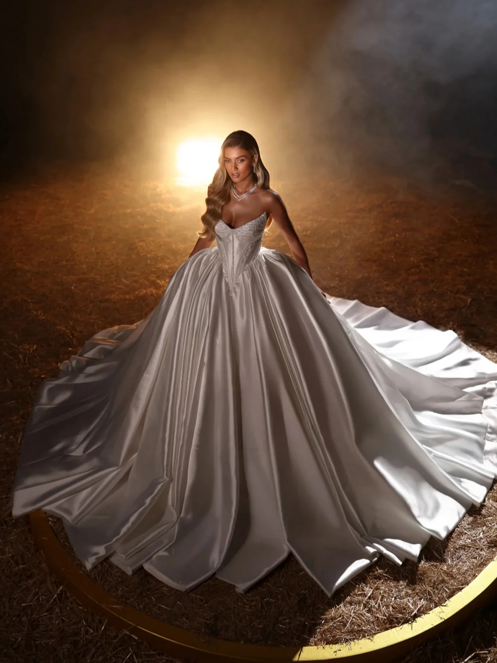 فستان زفاف طويل من الساتان واللؤلؤ اللامع، فستان زفاف رائع منظم، فساتين مخصصة برقبة على شكل قلب للعروس #3