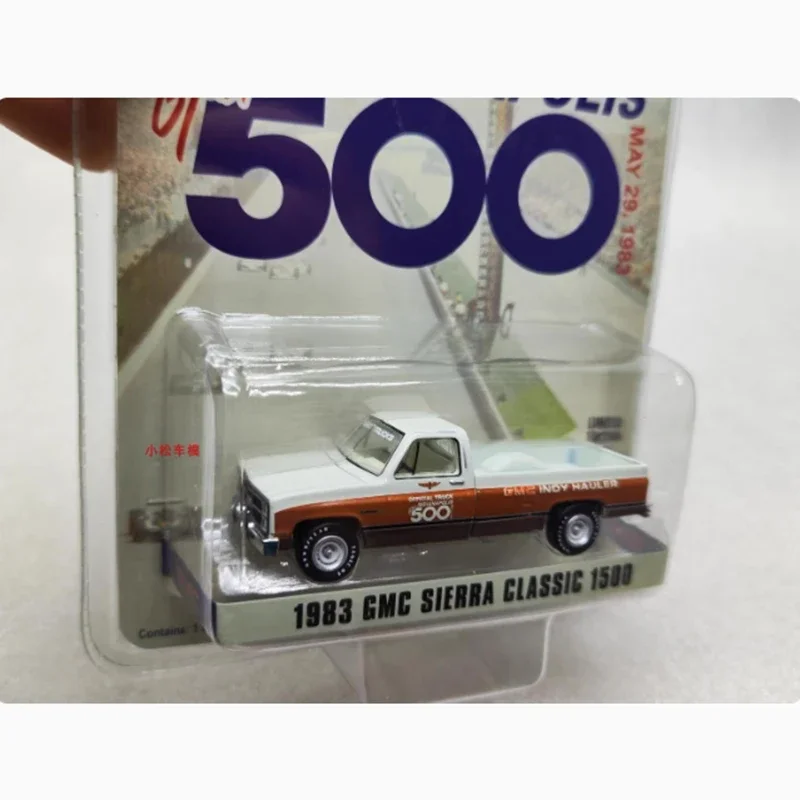 GreenLight Alloy 1:64 1983 GMC Sierra Classic 1500 Pickup Truck Business Car Model Collection Display Ornament Toy Gift