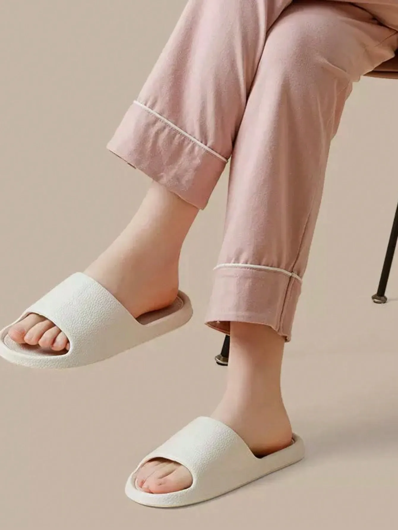 Leather patterned minimalist bathroom, home decor, plain and elegant, slip resistant, silent, and cool slippers for outdoor wear
