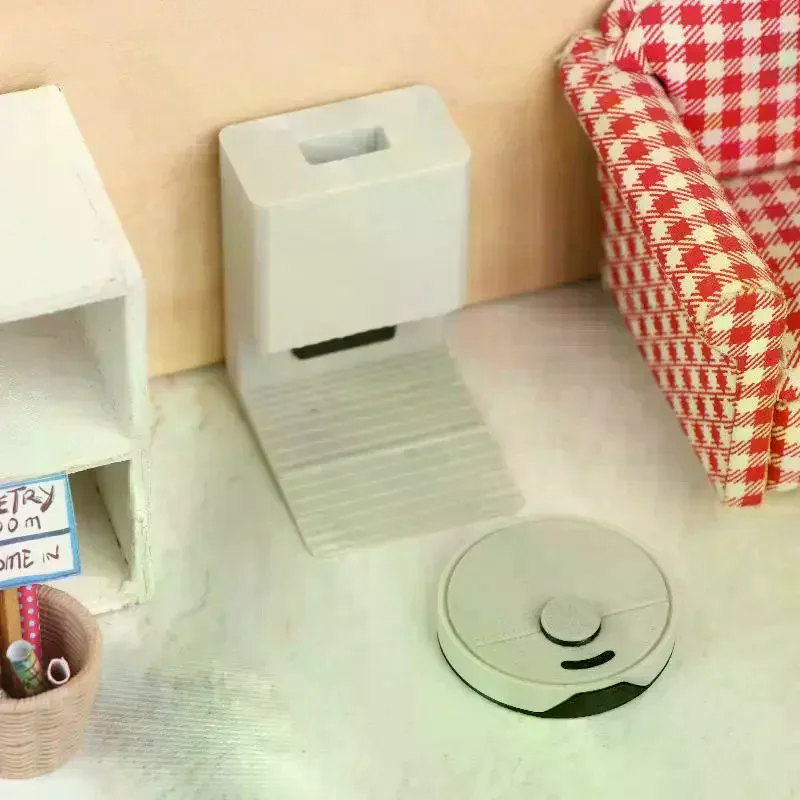 Miniature Sweeper Ornament 1:12 Dollhouse Mini Robot Vacuum Cleaner Model Dollhouse Living Room Scene Decor Pretend Play Toys