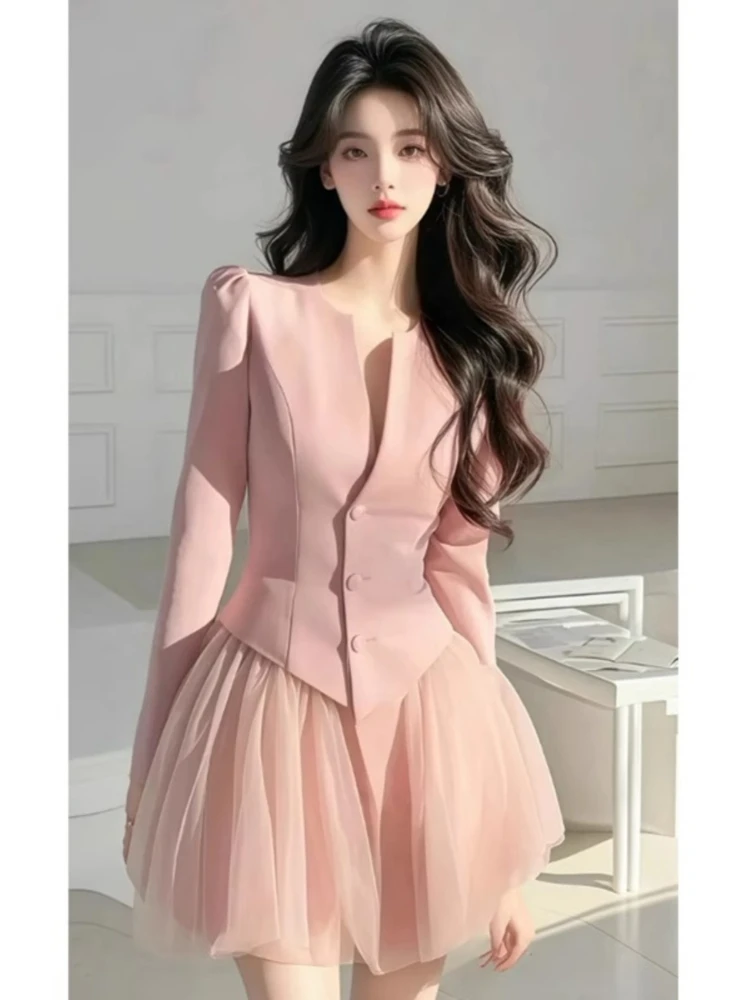 Advanced Sensation ชุดผู้หญิง 2025 ฤดูใบไม้ผลิคอลเลกชันใหม่เอวเอวเสื้อสเวตเตอร์ถักตาข่ายกระโปรงสั้นชุดสองชิ้น