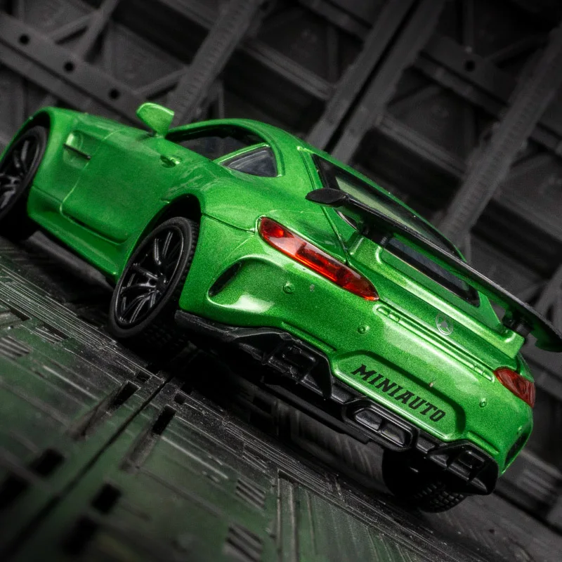 1:32 puertas de modelo de coche de aleación Mercedes Benz GT y capó de motor, el maletero se puede abrir tiene funciones de sonido y iluminación simuladas
