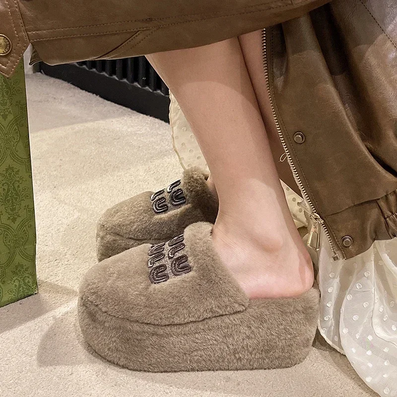

Thick Sole Plush Keep Warm Slippers Women Toe Wrap Fashion Designer High Heels Women's Outdoor Slippers 2026 Winter New Style