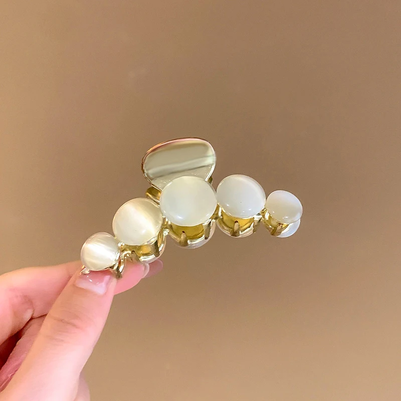 Pearl Hair Claw Big Hair Clip for Women Shining Metal Hairpins Elegant Irregular Bow Tie 2022 Fashion Hair Accessories