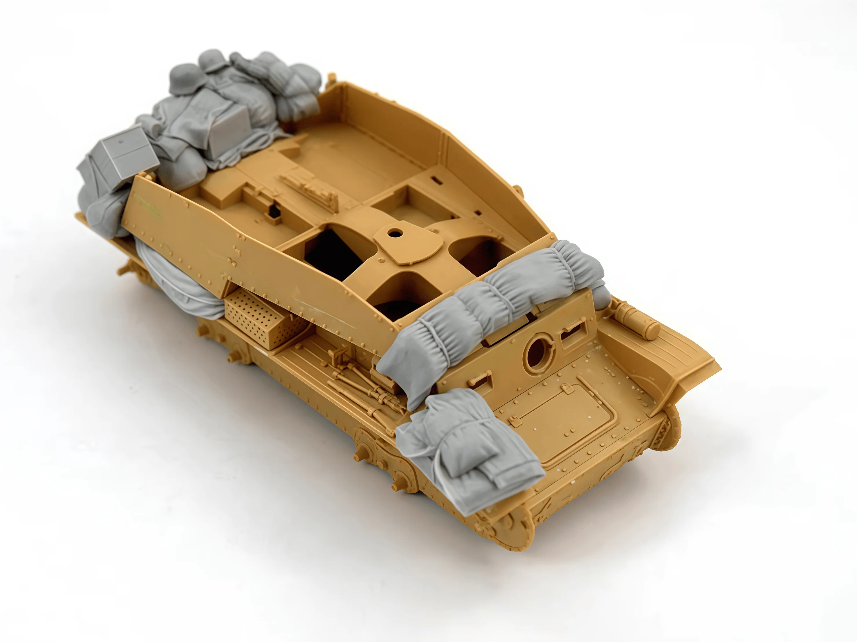 

1/35 Cast Resin Model Assembly Kit, Armored Vehicle Resin Wrapped Pile Up, Unpainted