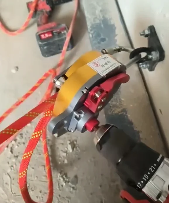 

CCD Electric Lifting & Lowering Device, CCR Electric Heavy Load Rope Climbing Machine, Supporting Up & Down Operation)