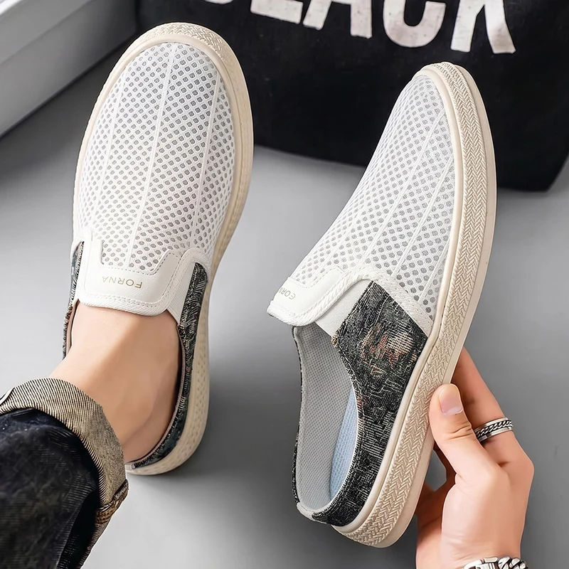 Summer men's perforated mesh slippers breathable outdoor sports and leisure shoes comfortable toe protection sandals slippers view 5