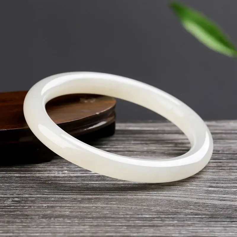 [Timeless Charm] Authentic natural Xinjiang Hetian jade bracelet, featuring a delicate round and slender design resembling a