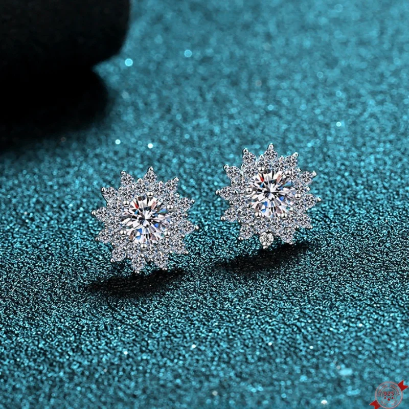 

1.0ct Moissanite S925 Silver Stud Earrings for Women Plated Pt950 Four Claws Snowflake Ear Studs Lover Gift Jewelry Wholesale