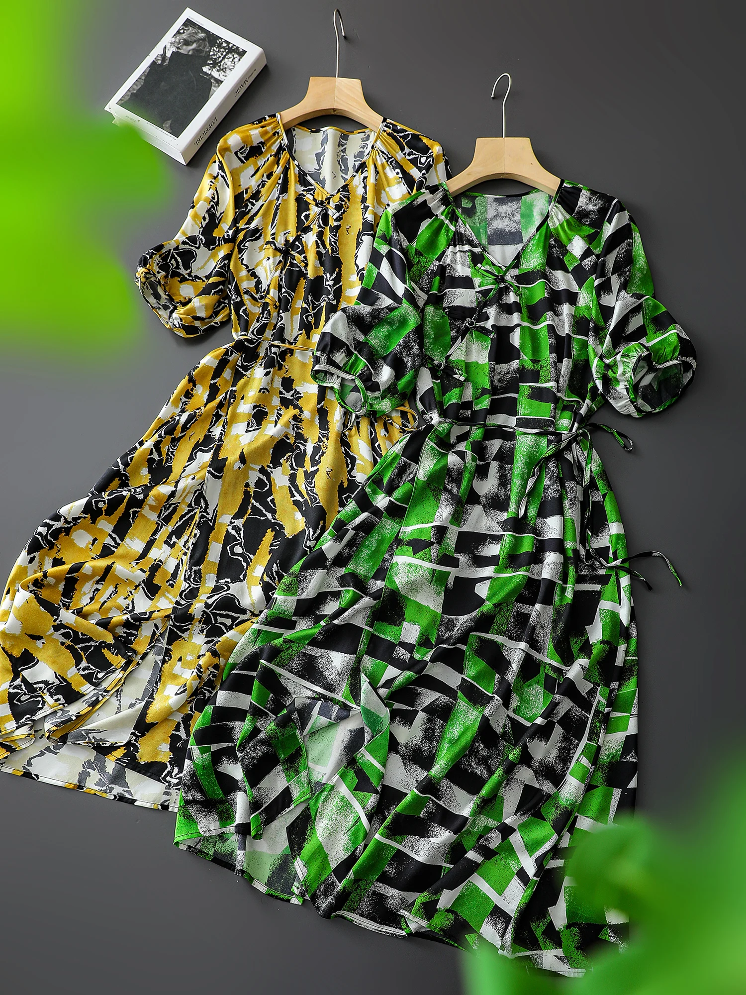 

New Elegant Silk Elastic Twill V-neck Dress LY9003