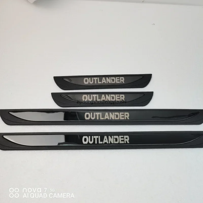 

2023 2024 2025 Fit FOR Mitsubishi Outlander Door Sill Plate Trim Scuff Panel Protector Car Accessories