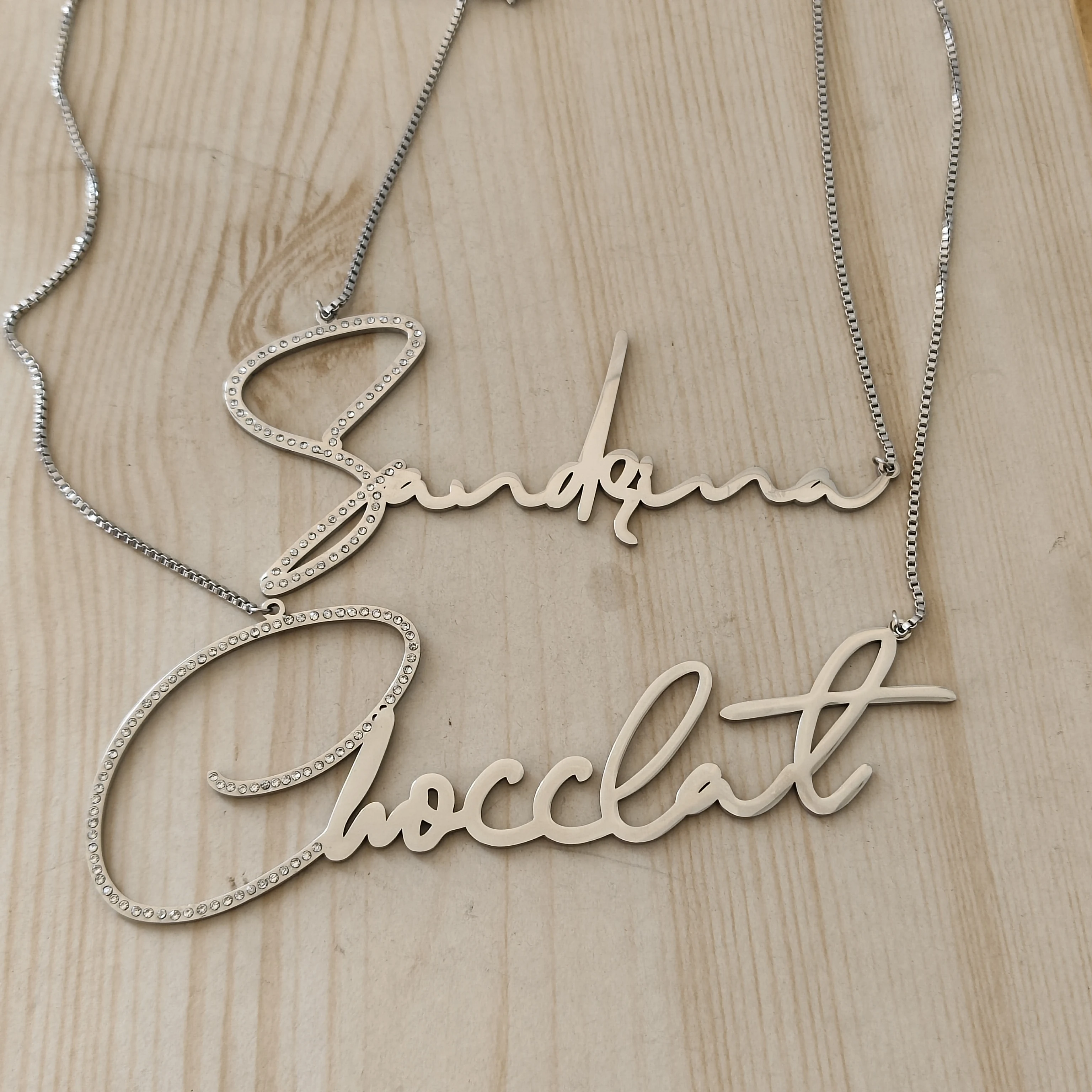 

DHQH Customized Name 10cm-12cm Nameplate Necklace Personalized Letter Nameplate Pendant Necklace Birthday Gift Manufacturer Sale