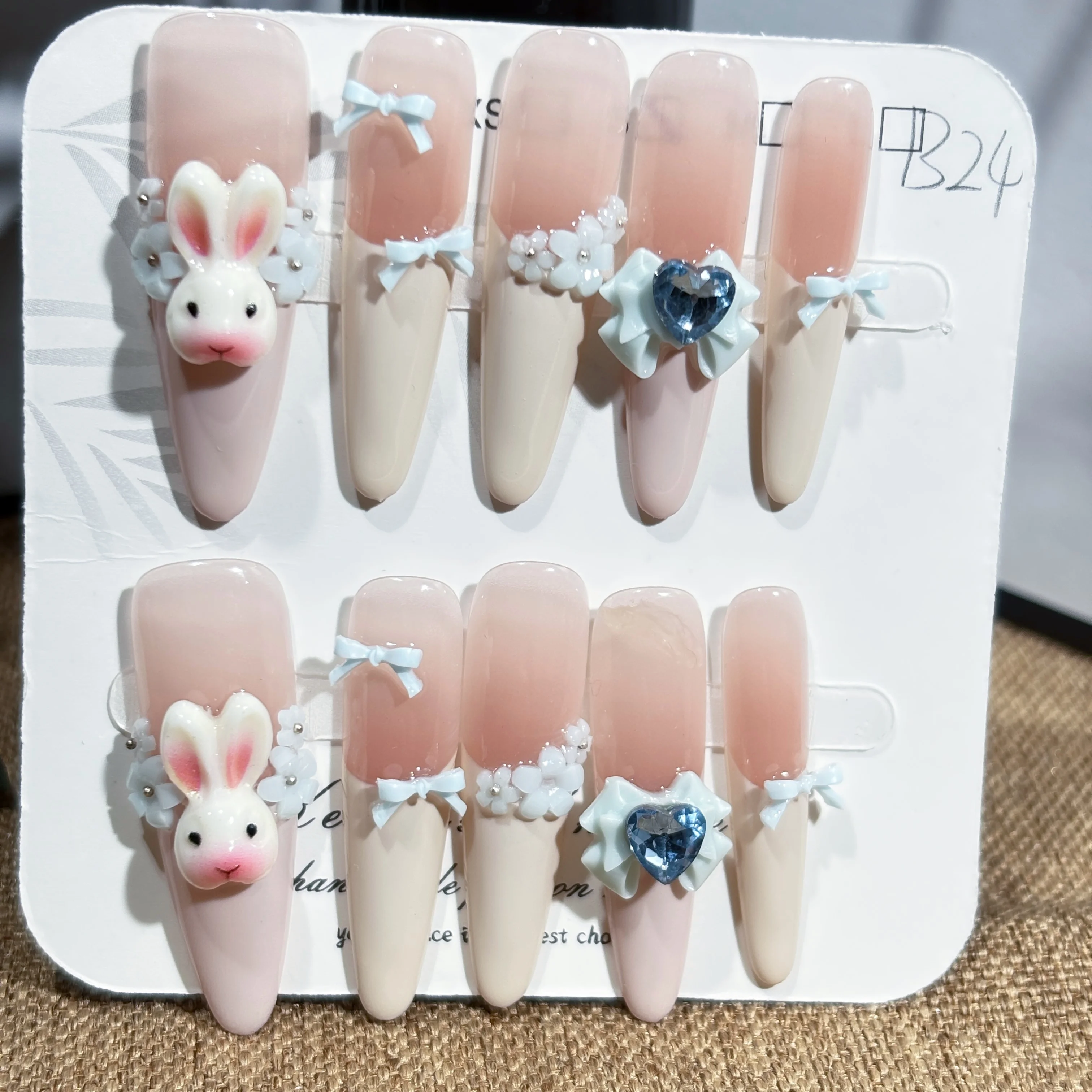 

10 шт., накладные ногти с милым кроликом, ручная работа, узел-бабочка, цветок, пресс на ногтях, голубое сердце, бриллиантовое украшение, полное покрытие, накладные ногти