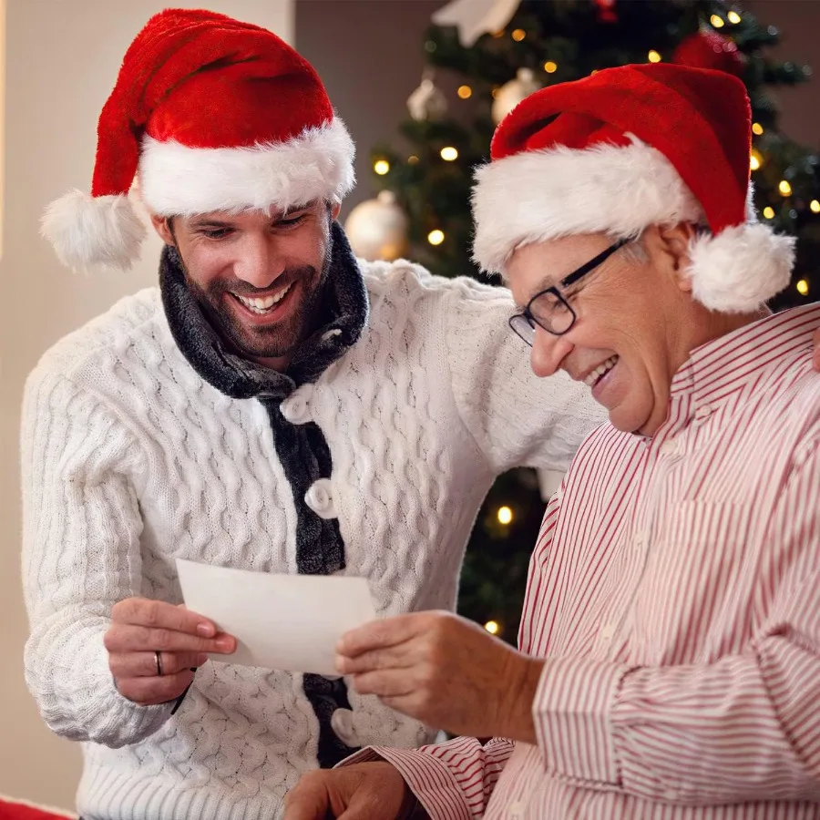 Iioscre سانتا قبعة قبعات عيد الميلاد للبالغين عطلة عيد الميلاد للجنسين قبعة سانتا كلوز الكلاسيكية لحفلة رأس السنة الجديدة تكلفة عطلة احتفالية