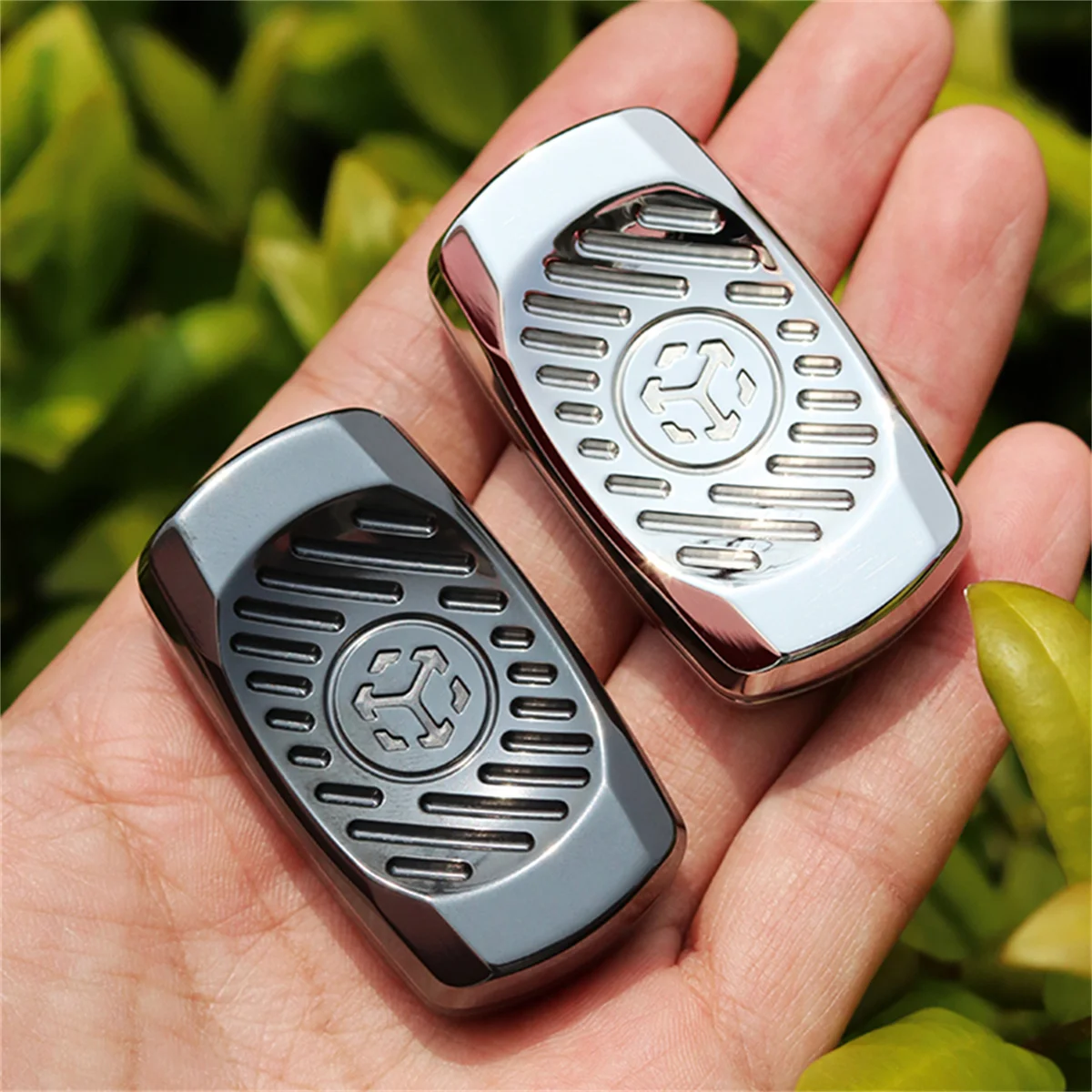 

JUZHEN EDC Metal Push Card Fidget Toys Titanium alloy Pop Haptic Coin Decompression Toy Fidget Spinner PPB Black Technology Gift