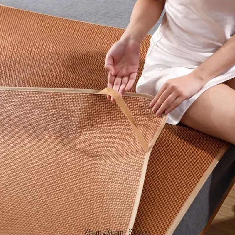 Sommer-Schlafunterlage fürs Bett mit strukturiertem Polyester und verstaubarer Form 3XUF – Detail 2