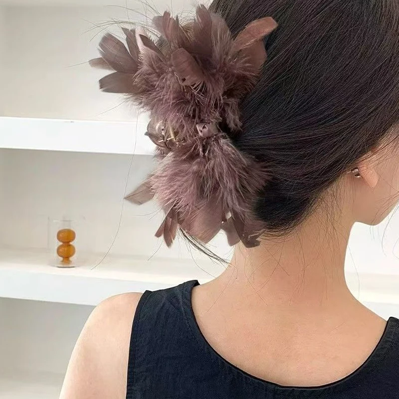 Korean Style Women's Fairy Ostrich Hair Shark Clip Feather Hairpin Fashionable Hair Accessories