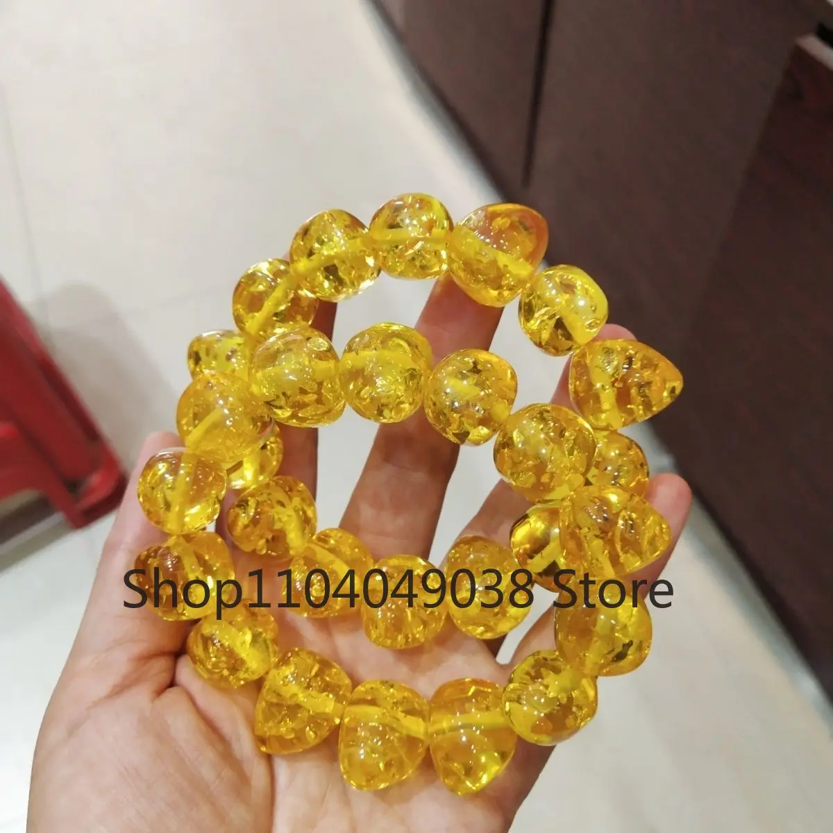 Triangular Flower Shaped Amber Natural Beeswax Amber Bracelet Fashion Elastic Bead String Male and Female Mascots Holiday Gift