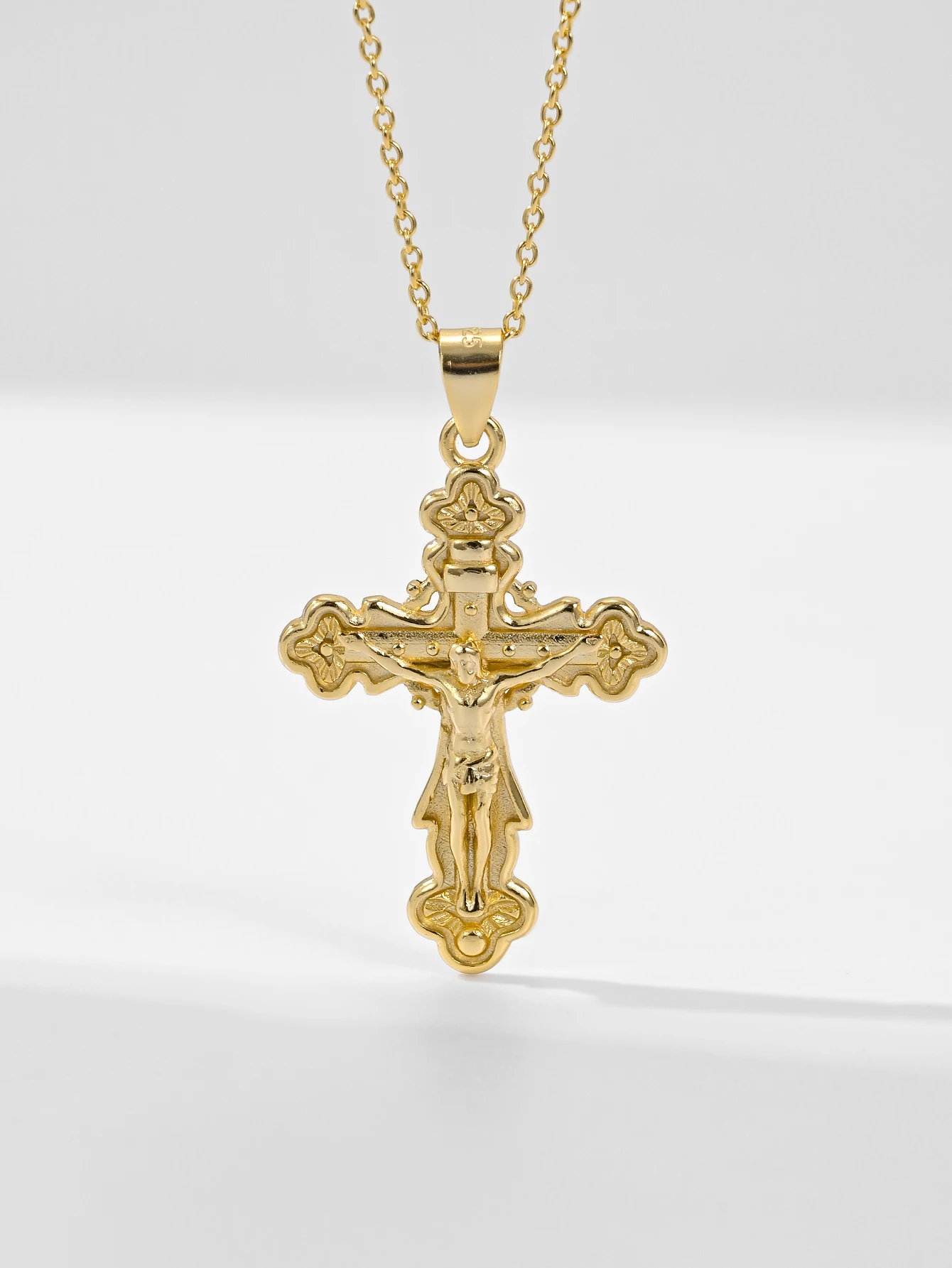 925 hypoallergenic cross necklace, fashionable religious jewelry, suitable for daily wear and holiday gifts