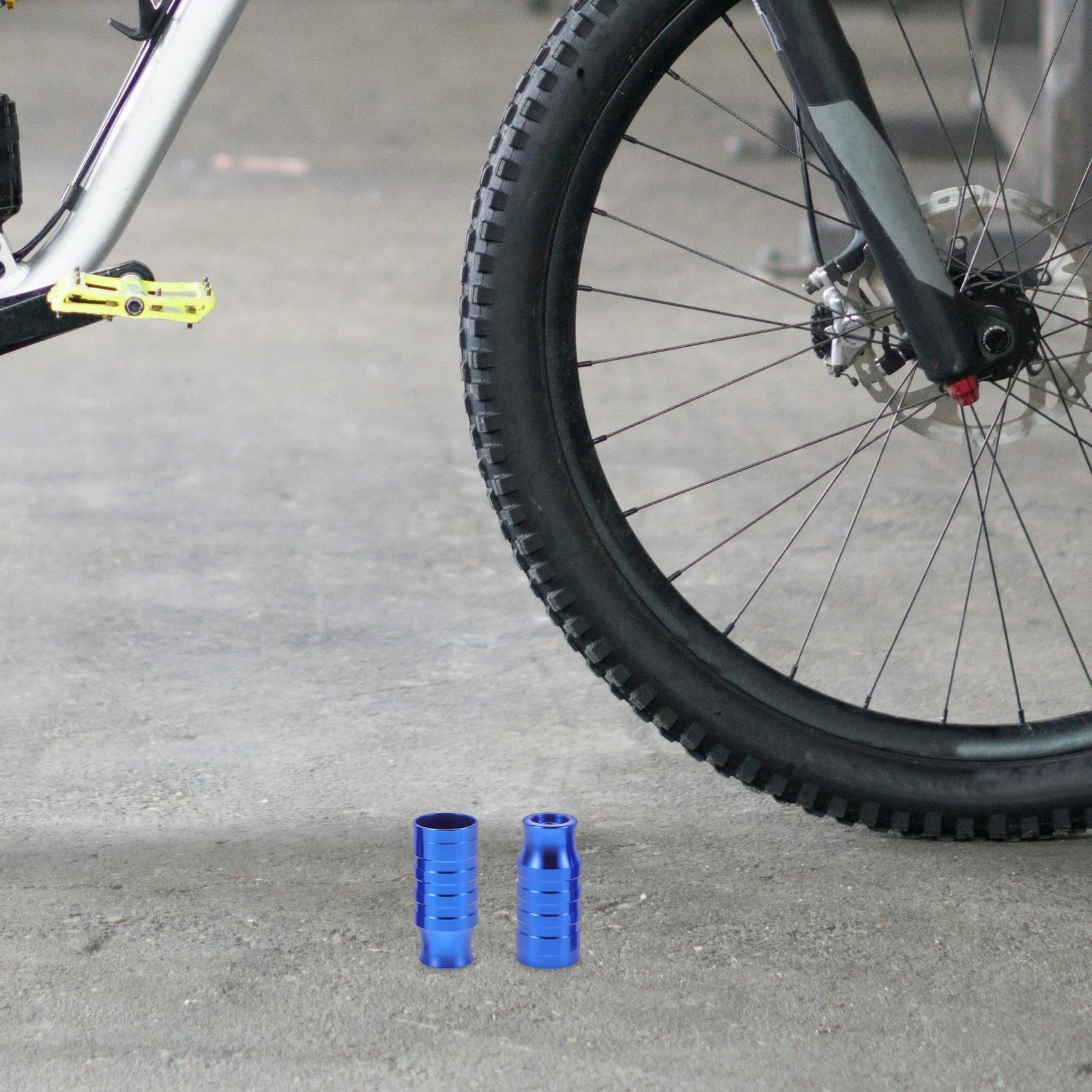 

4 pcs Wheel Hub Converter For Bike Aluminum Alloy Quick Release Axle Light Holder Durable Bike Lamp Hub Accessory For Cycling