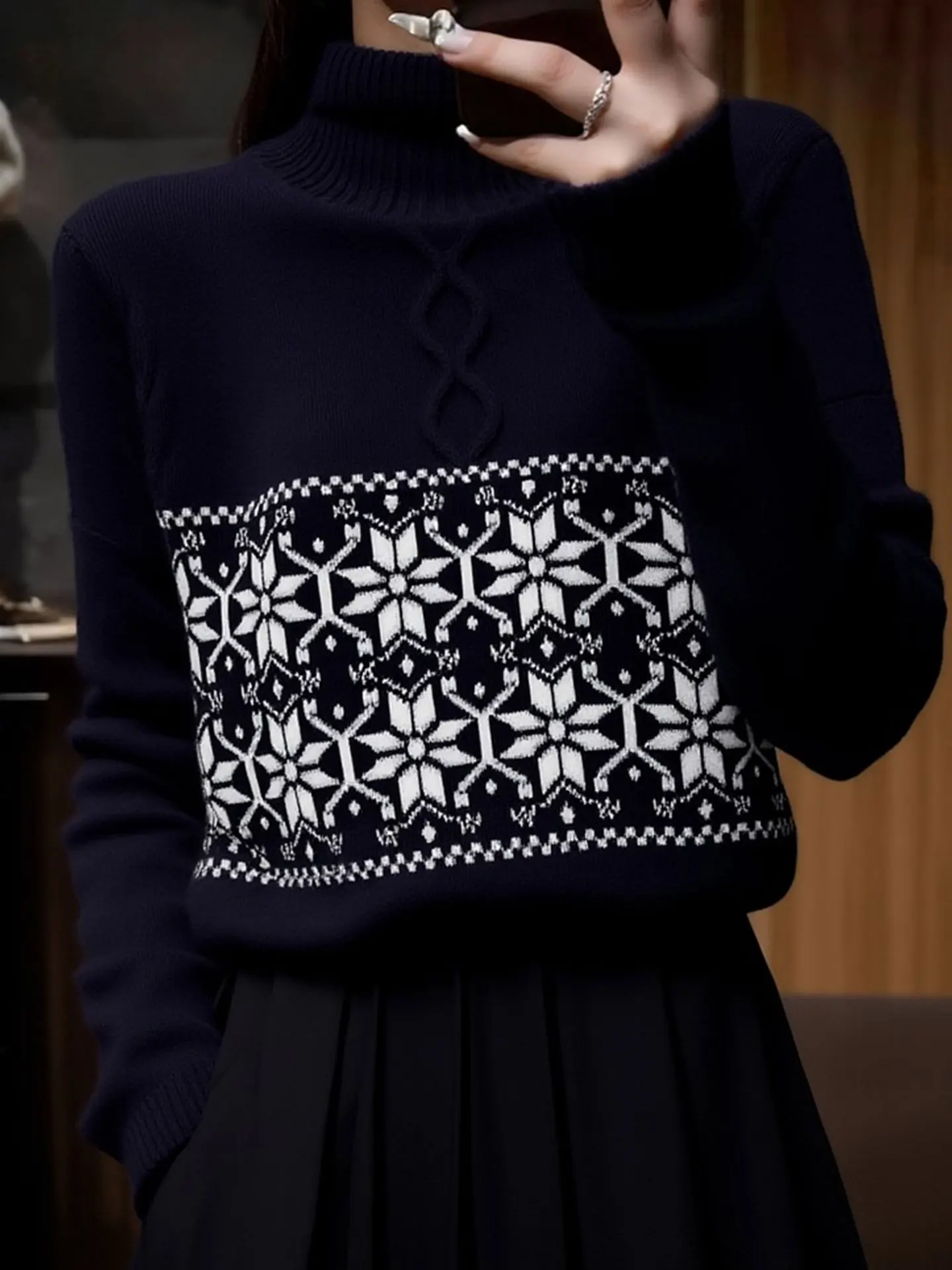 

Вязаный свитер Ele Long Sve: Модный тренд 2025 года, зимний стильный трикотаж, комфортный, средней плотности, для повседневной носки, подходит для города.