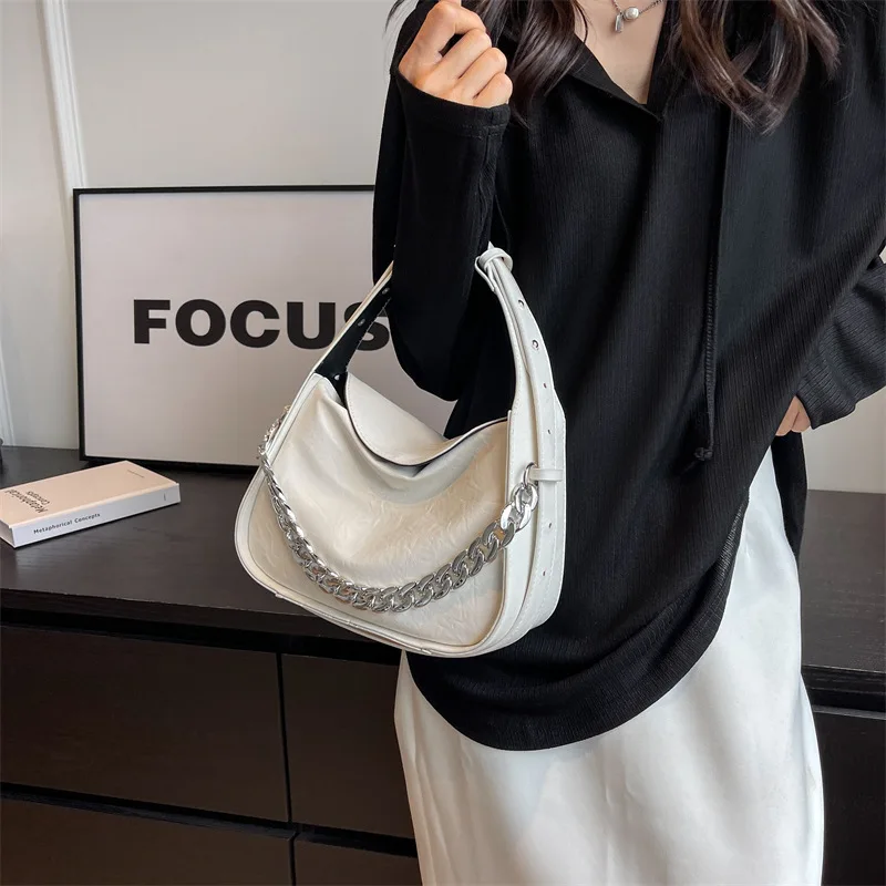 Luxury Design Pu Leather Chain Bags For Women New Fashion Shoulder Bag With Zipper Underarm Bag Elegant ladies Purse Handbags