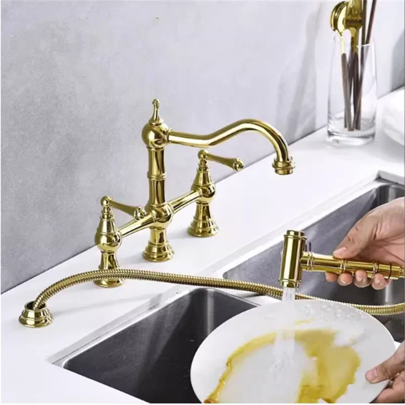 Rubinetto da cucina in oro con soffione doccia a mano rubinetto di riempimento per pentola montato sul ponte oro spazzolato beccuccio per lavello nero caldo freddo ottone