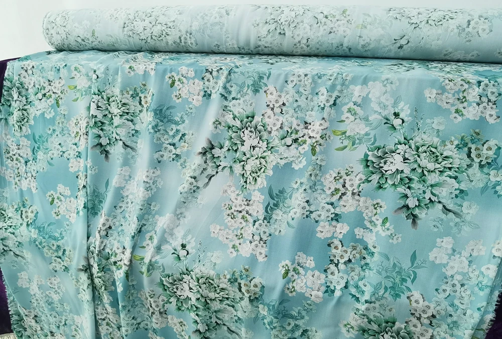 1 meter X 1.4 meter Romantic Floral Fabric Soft Rayon Viscose Material For Gown