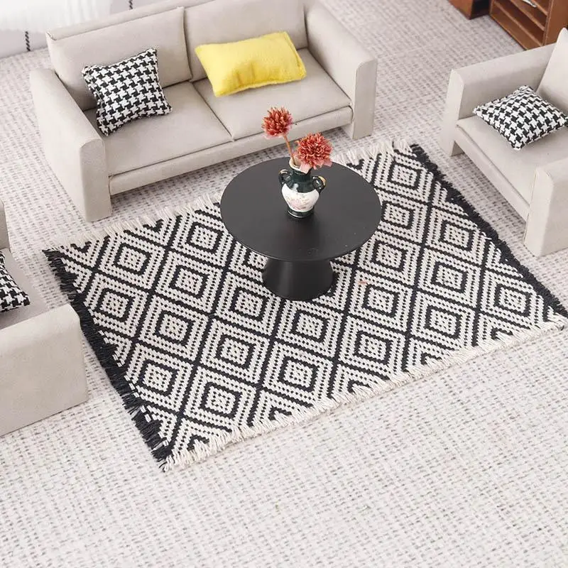 1:12 Scale Miniature Dollhouse Blanket Carpet Doll House Home Decor Ornament Furniture Accessory For DIY Scene Model