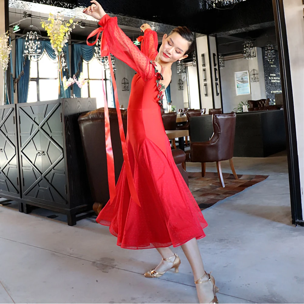 Abito da pratica a maniche lunghe con nastro da campionato, abito da competizione per sala da ballo con fionda rossa valzer