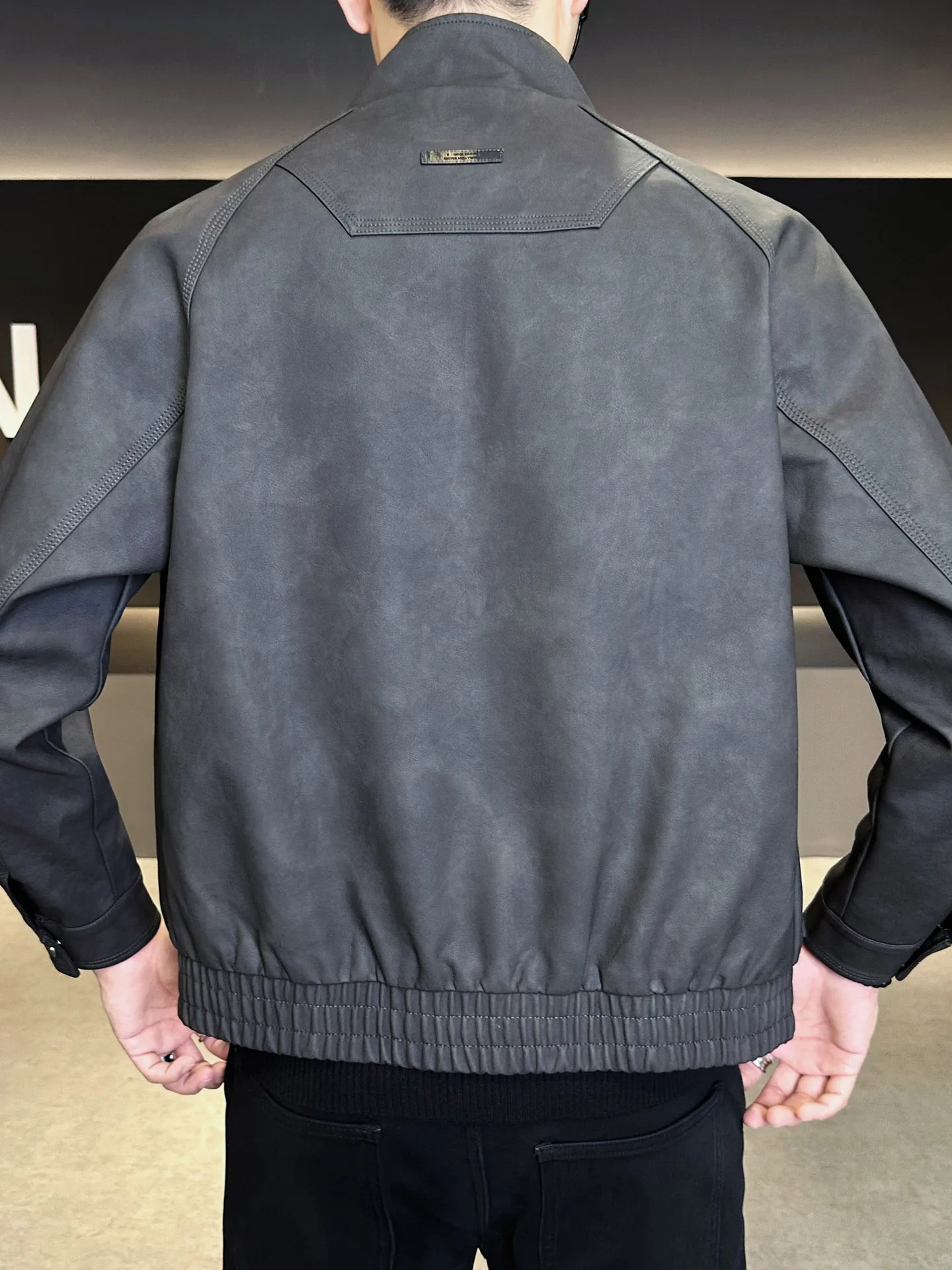 Faionable ريترو مطرز الجلود Jaet الرجال الوقوف طوق سستة إغلاق طويل Sve عادية Sle الخريف الشتاء جديد Arr...