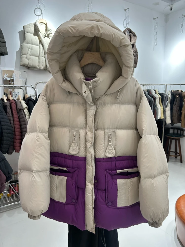 Damska kurtka puchowa średniej długości 2025 Nowa koreańska luźna parka z kapturem w kontrastowych kolorach Zimowa gruba, obszerna kurtka puchowa z 90% białego puchu kaczego