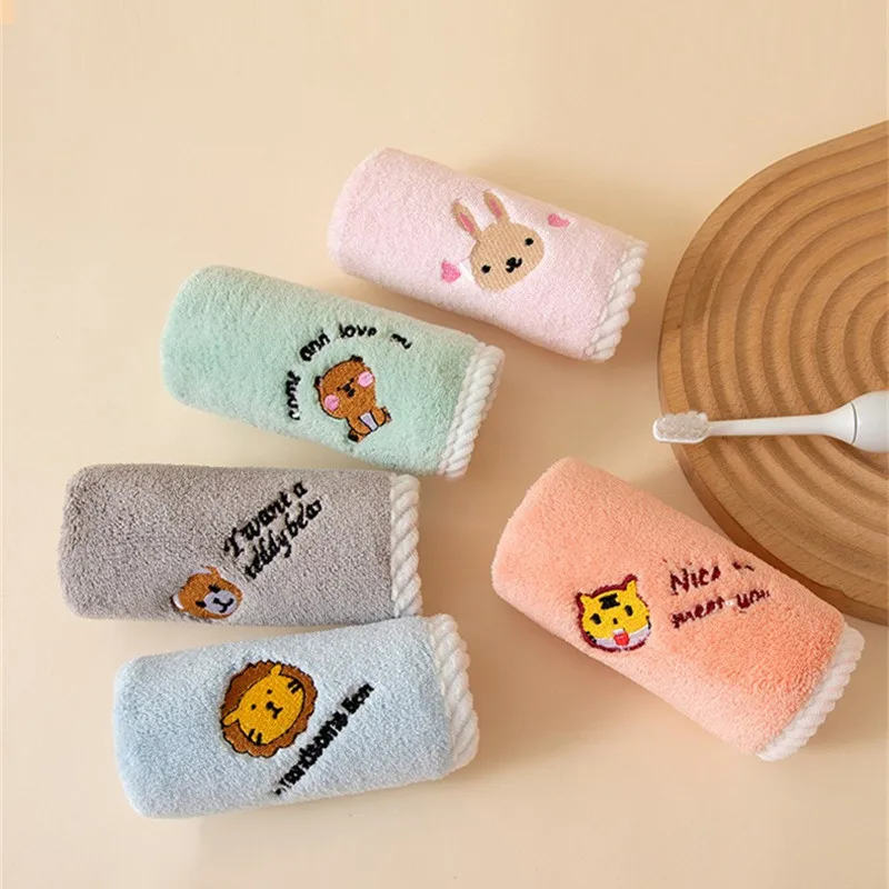 1Pc 25x25cm Cartoon Animal Embroidery Coral Fleece Super Soft Absorbent Baby Child Face Hand Towel With Loop