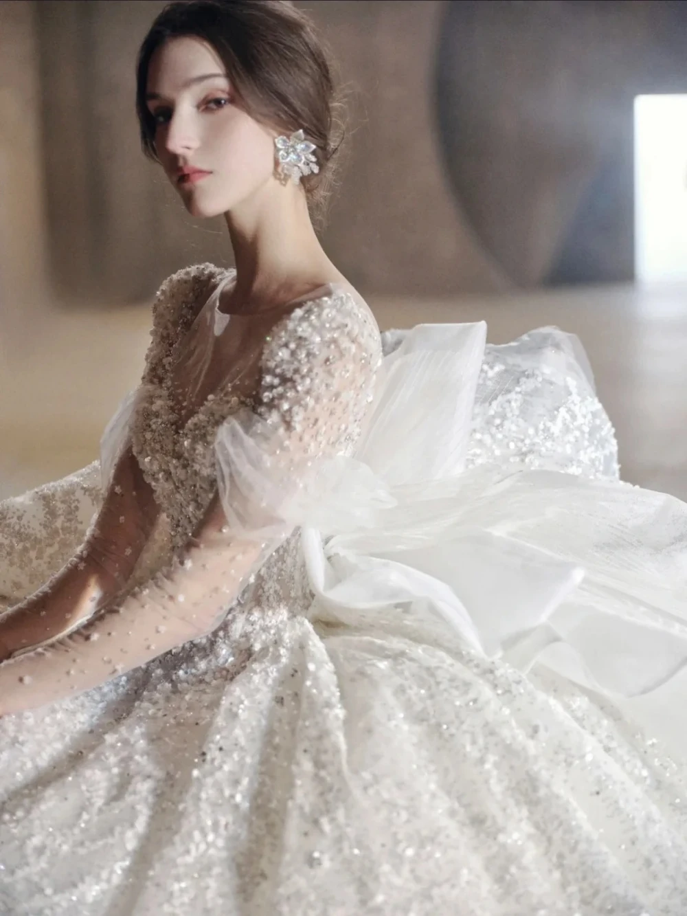 Abiti da sposa di lusso 2024 per le donne colletto quadrato abiti da sposa personalizzati senza maniche paillettes perline Dubai arabo Vestido de Novia