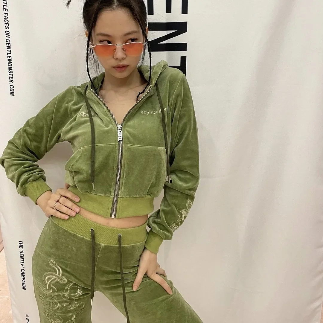 2021 Autumn Winter Jennie Pink Lisablack Casual Sportswear Set Two-Piece Women's Skirt Suit Fashionable Comfortable Outfit