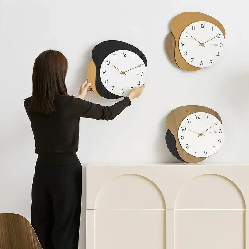 Punch Free Nordic Internet Red Clock, Simple Wall Decoration, Luxurious Living Room, Fashionable and Modern Wall Decor