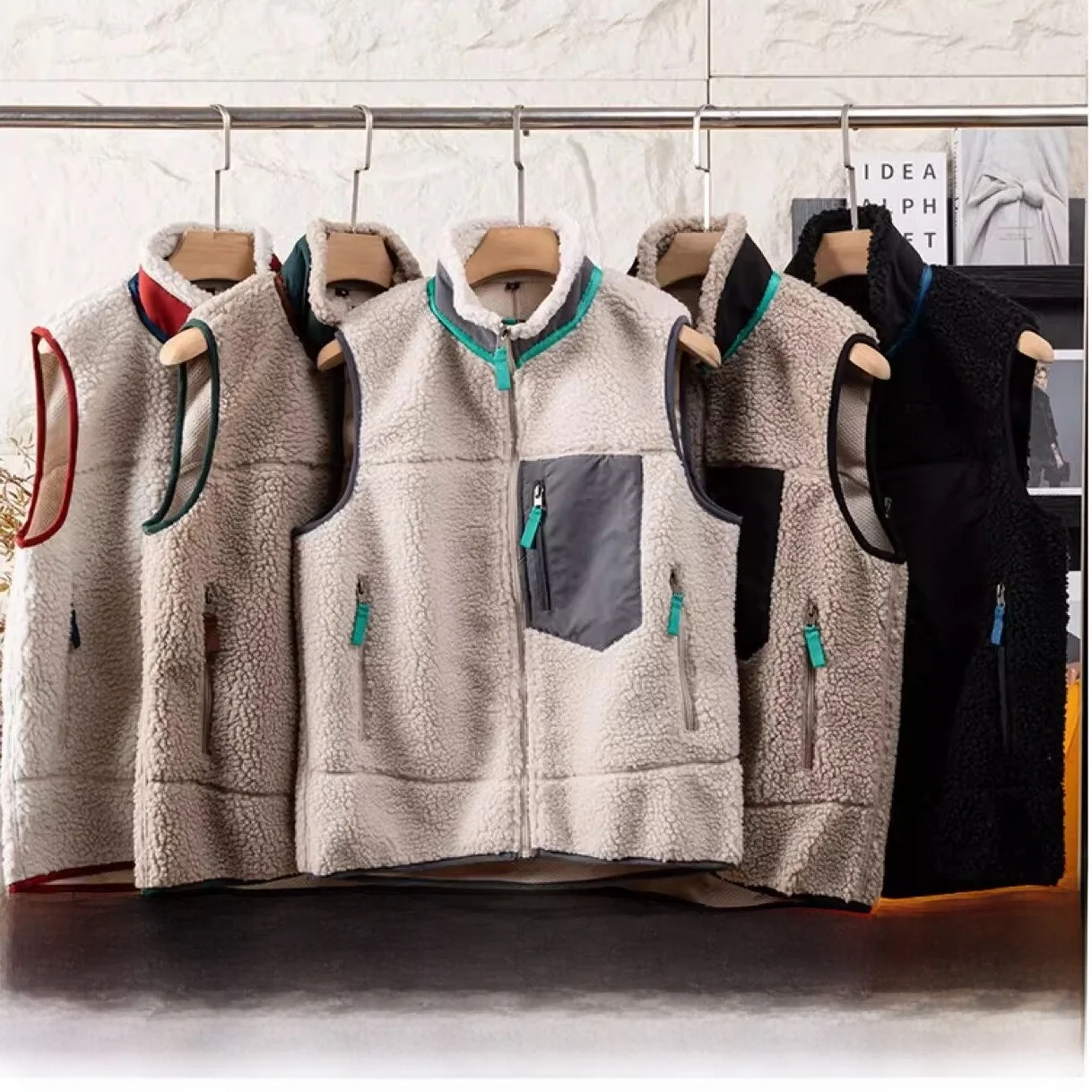 

Autumn Winter Men's Outdoor Lamb Fur Vest Stand Collar Patchwork Color Blo Youth Trend Stand Fit Zipper Closure Color