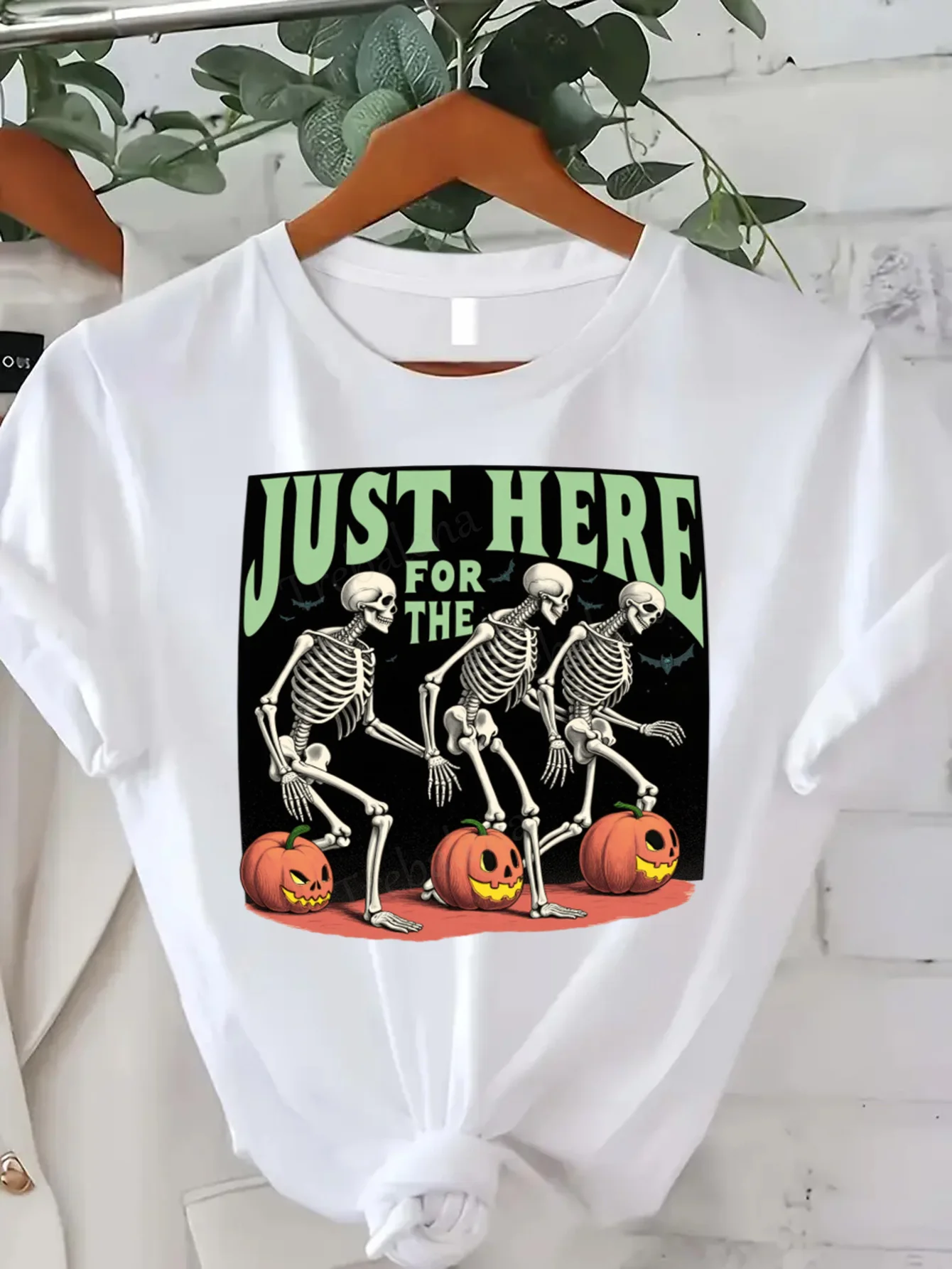 

Round Neck T-shirt Halloween Skeletons Just Here for the Pumpkins Women's Plus Size T-Shirt Short Sleeve Tee Fashion Casual Top