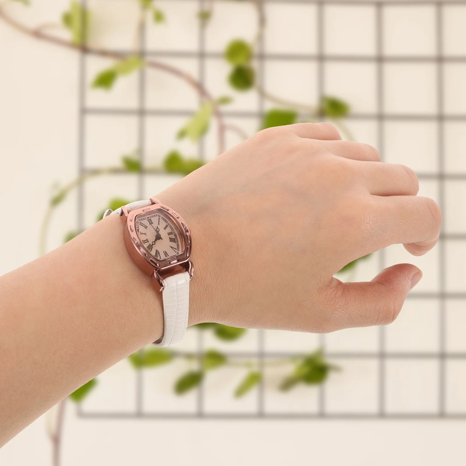 

Lady Quartz Watch Retro Rectangular Strap Adjustable Fashionable Watch for Women Casual Formal Wear Gift Ideas