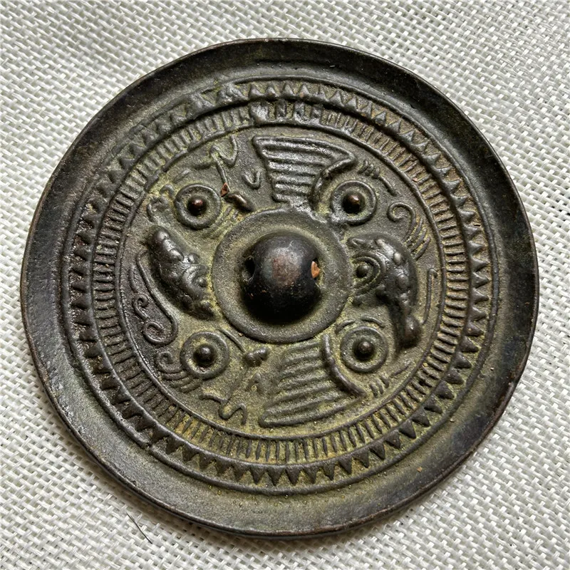 

Bronze crafts Han Dynasty green rust bronze mirror Pisces patina mellow.