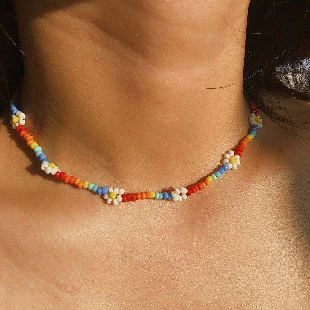 Simple Sweet White Daisy Little Flower Hand-strung Colorful Rice Beads Necklaces for Women Summer Dopamine Chokers Jewelry Gifts