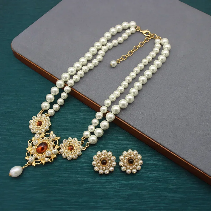 

Vintage Pearl and Glass Caramel Necklace and Earrings Set