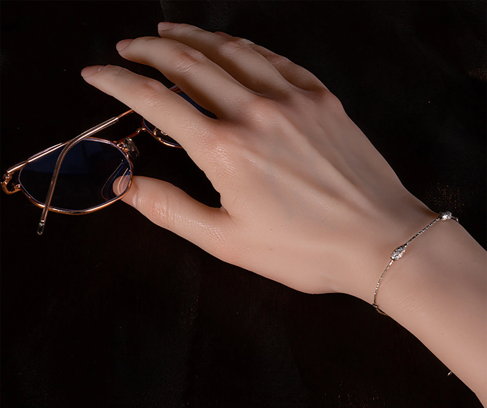 Realistic Silicone Hand Model Simulation American Female Supermodel Fake Nail Manicure Hands Painting Shooting Display TGDW08