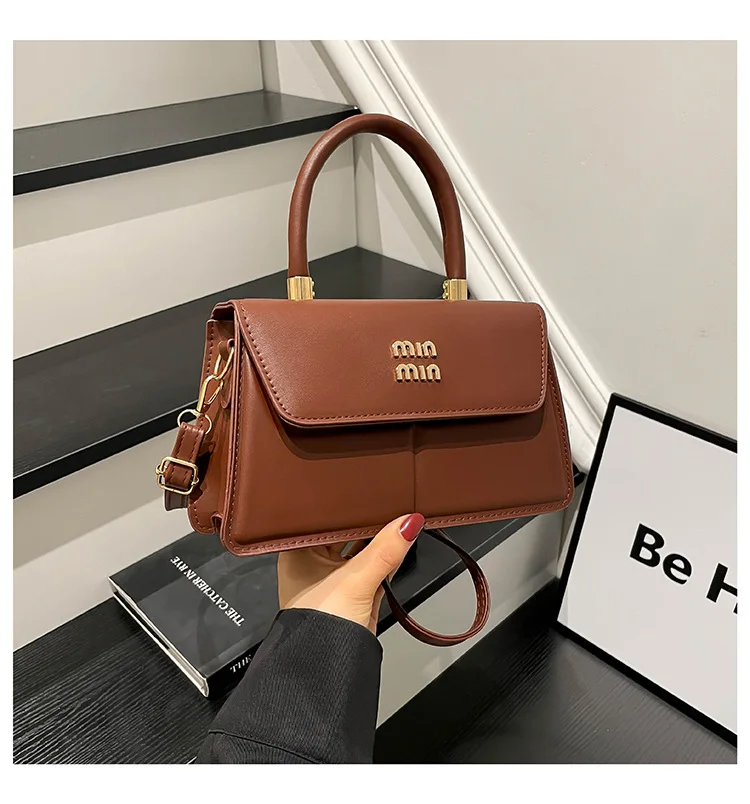 حقيبة مربعة صغيرة جديدة لخريف 2025 للنساء، حقيبة كروس أنيقة بمقبض علوي، محفظة كتف بسيطة للاستخدام اليومي