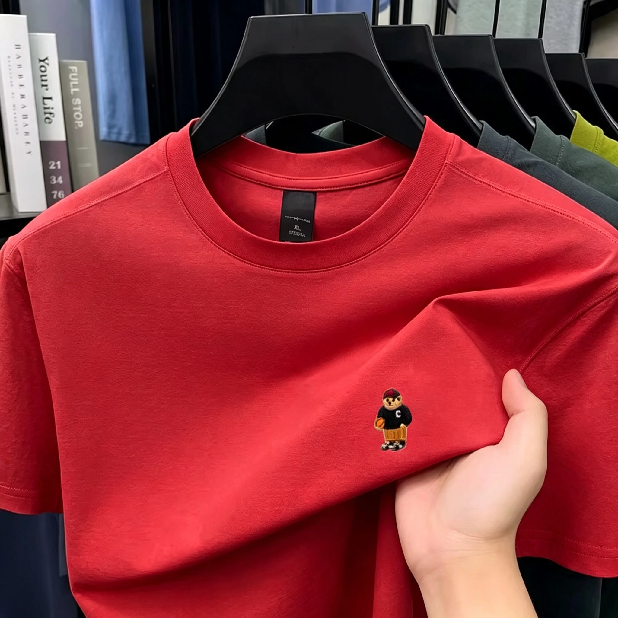 2026 Herren-T-Shirt mit Rundhalsausschnitt und kurzen Ärmeln, niedliche Basketballspieler-Mini-Stickerei, weiches, atmungsaktives, lässiges Sommer-Basic-Top – Detail 16